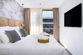 Fly Room - S2 - MPolo
